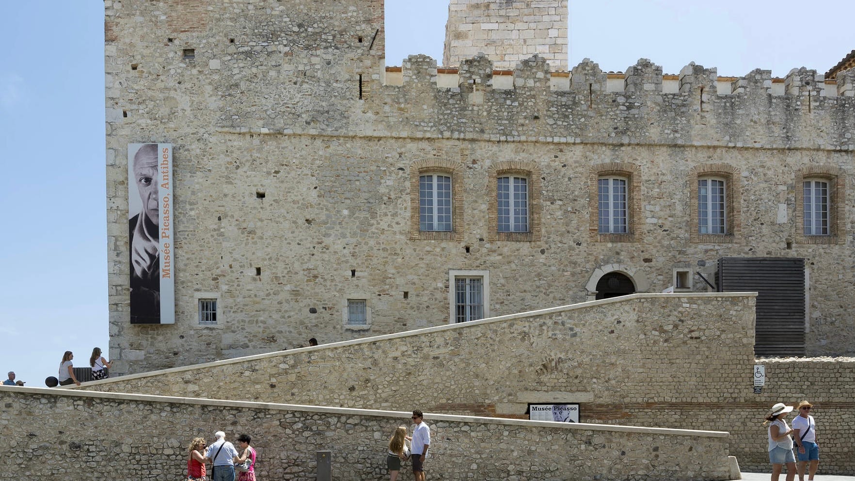 Michel Verjux turns light into sculpture in Antibes' Picasso Museum