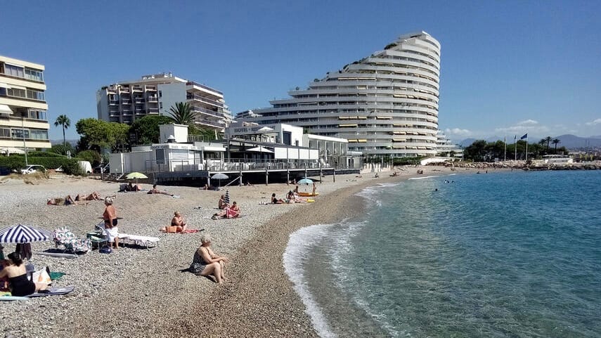 Villeneuve-Loubet beachfront restaurants ordered to demolish within months as coastline retreats