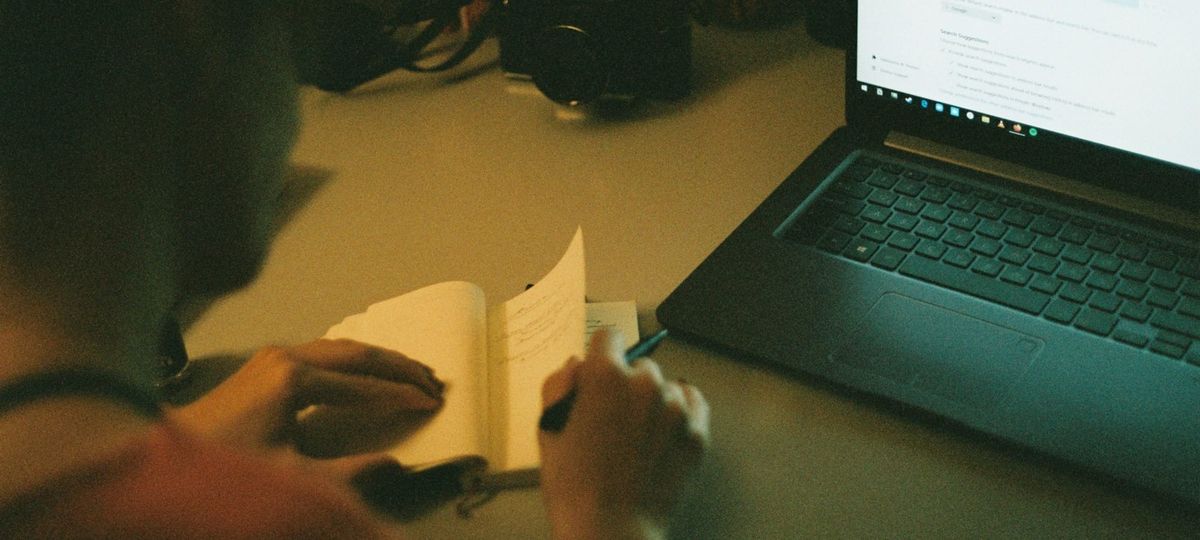 Tutoria multidisciplinar com IA: além da redação, exatas e ciências também