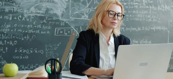 Avaliação Formativa com IA: como escalar feedback individual sem substituir o professor