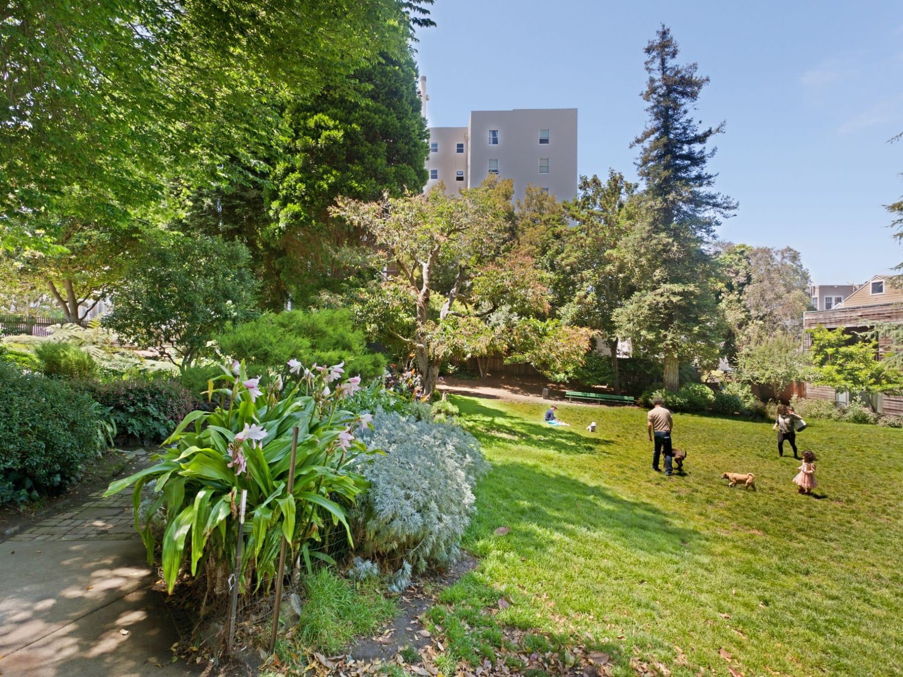 The lawn and gardens of Allyne Park at Green and Gough