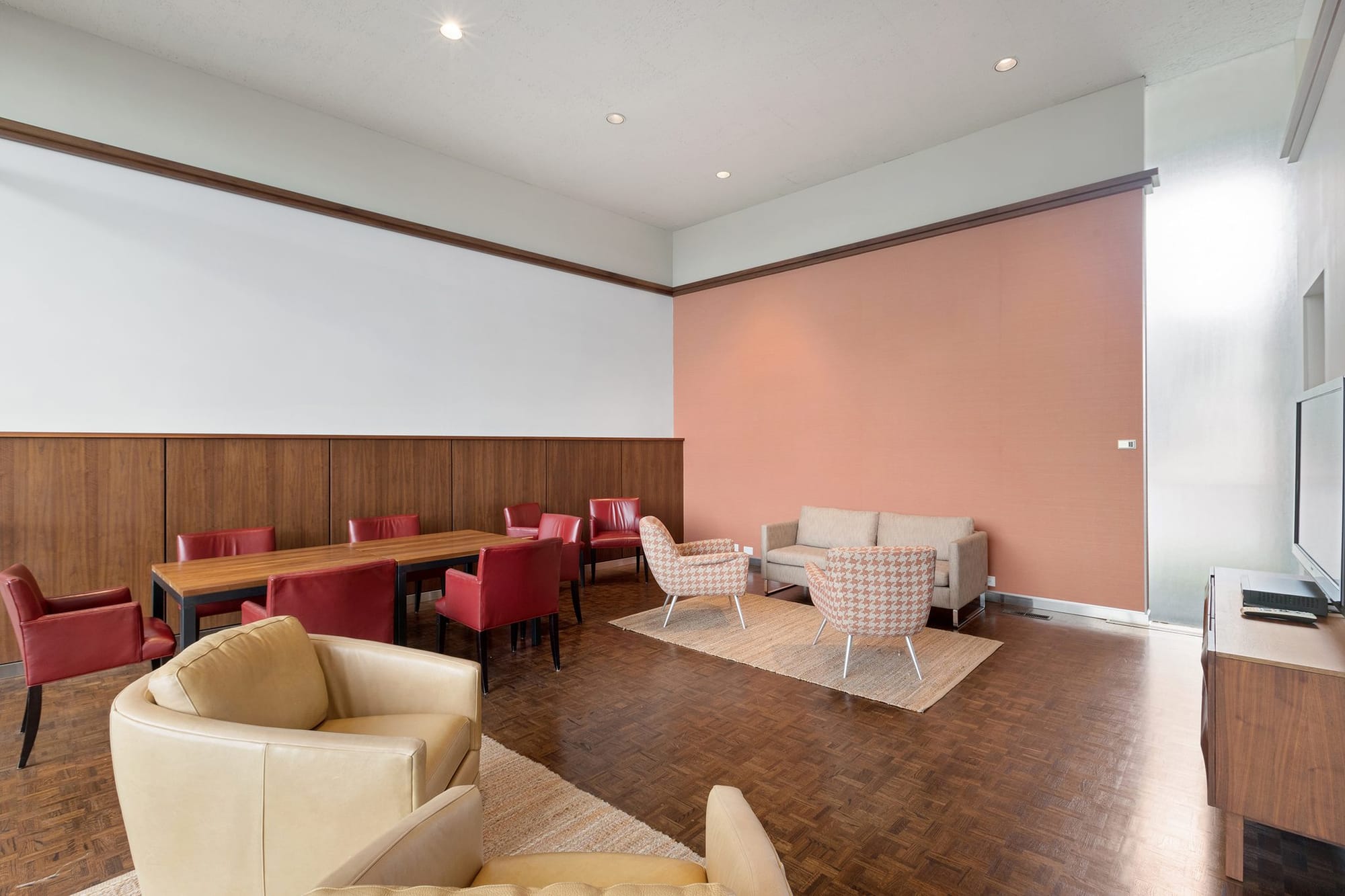 The club room at Fontana East