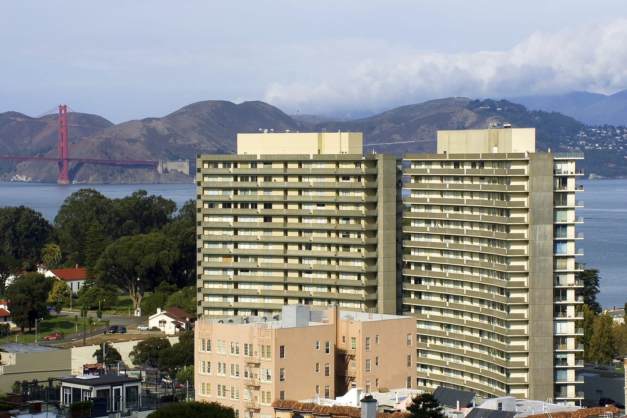 The two Fontana towers with the Golden Gate Bridge behind