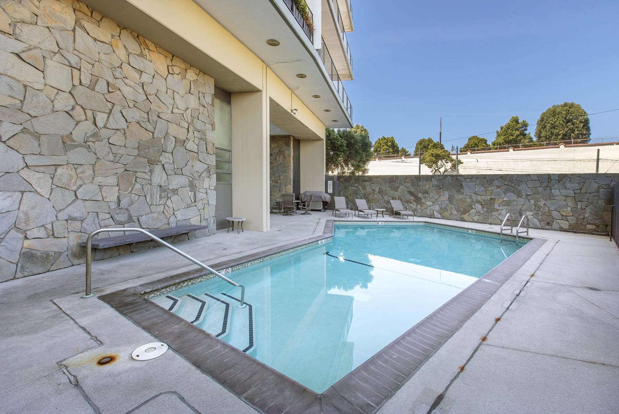 The pool at Fontana West