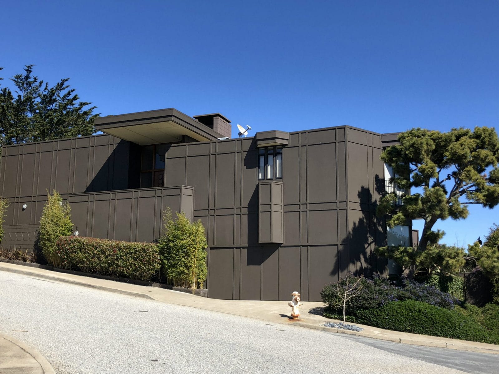 A mid-century modern home in Glen Park