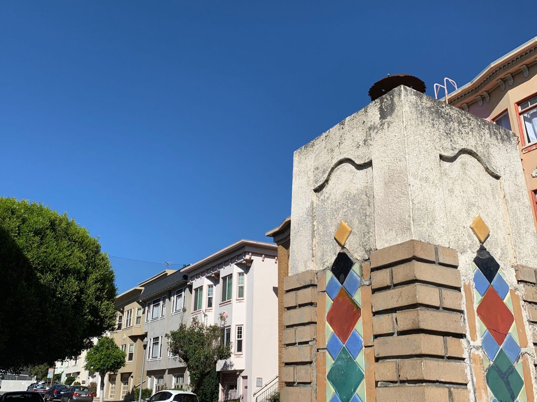 Art Deco diamond details on a Lone Mountain building