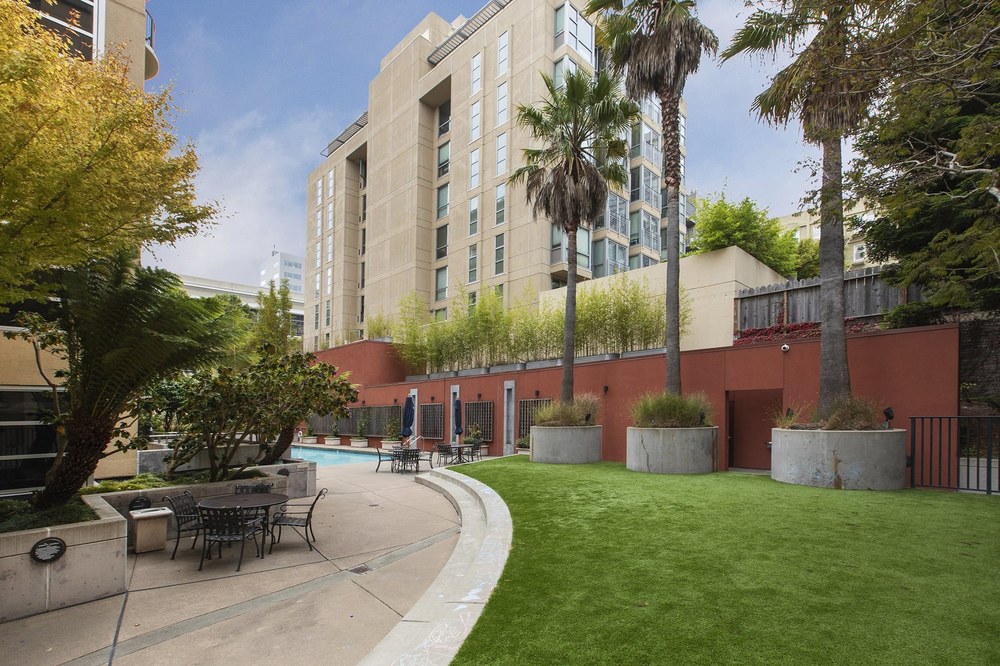 The palm courtyard and lawn at Pacific Place