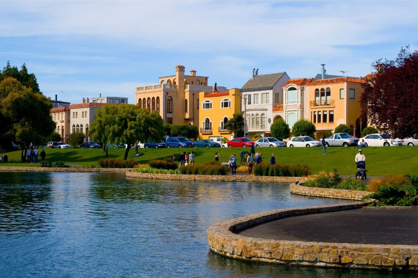 Marina homes across the lagoon at the Palace of Fine Arts
