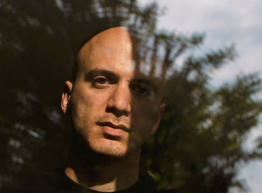 Hassan-Akkad---Headshot-by-Manuel-Vazquez