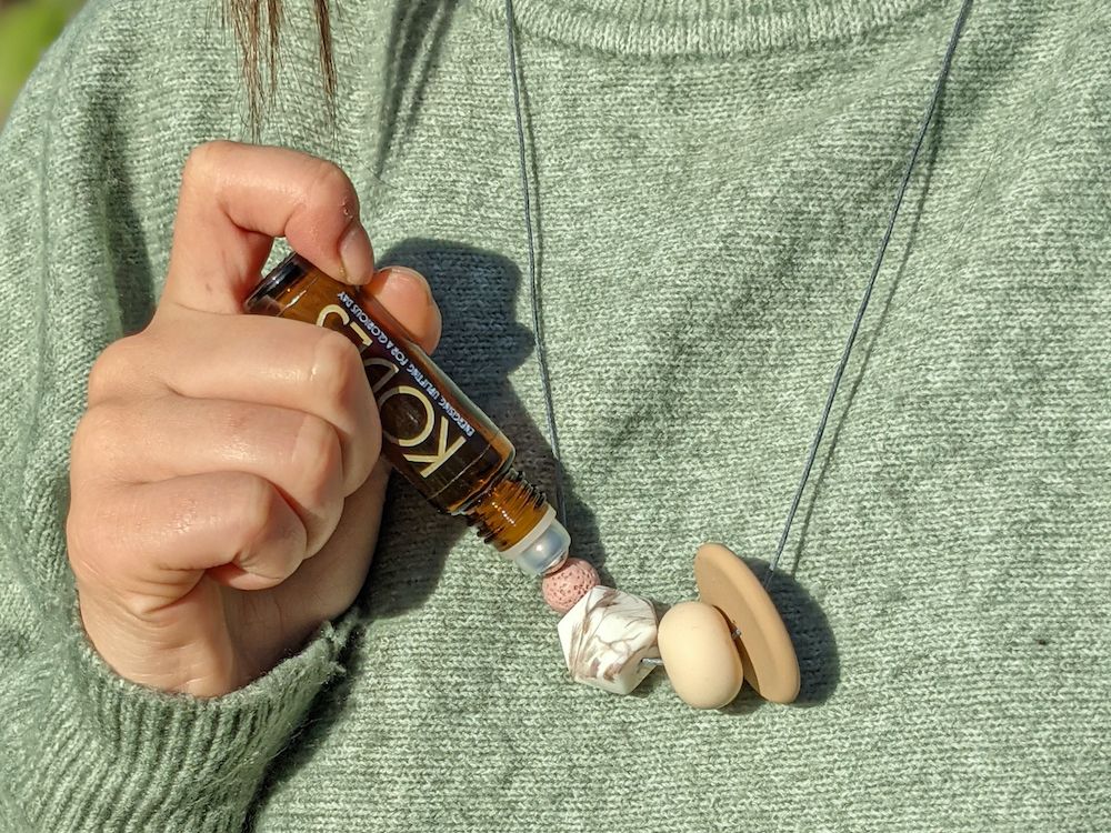 KSC0095-kodes-geometric-silicone-necklace-with-lava-bead-diffuser-necklace-002