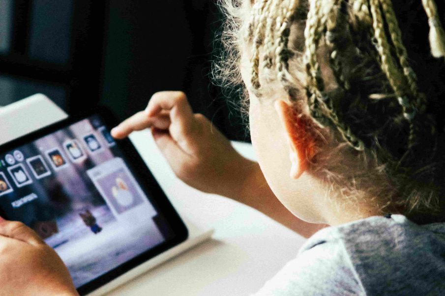 How To Help Kids Balance Learning, Play and Screentime