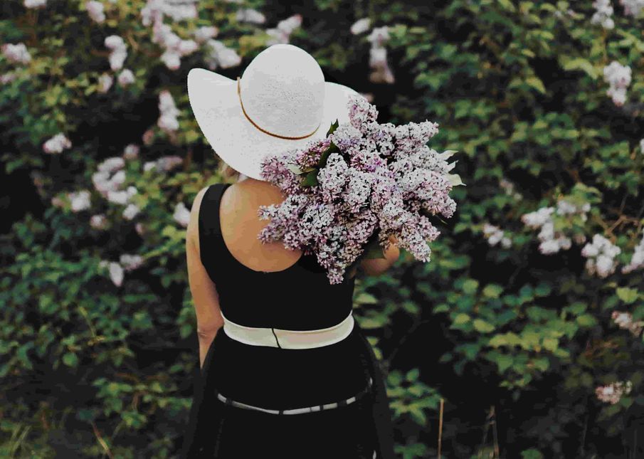 The quick guide to aromatherapy: feel relaxed, sleep better, and boost your wellbeing