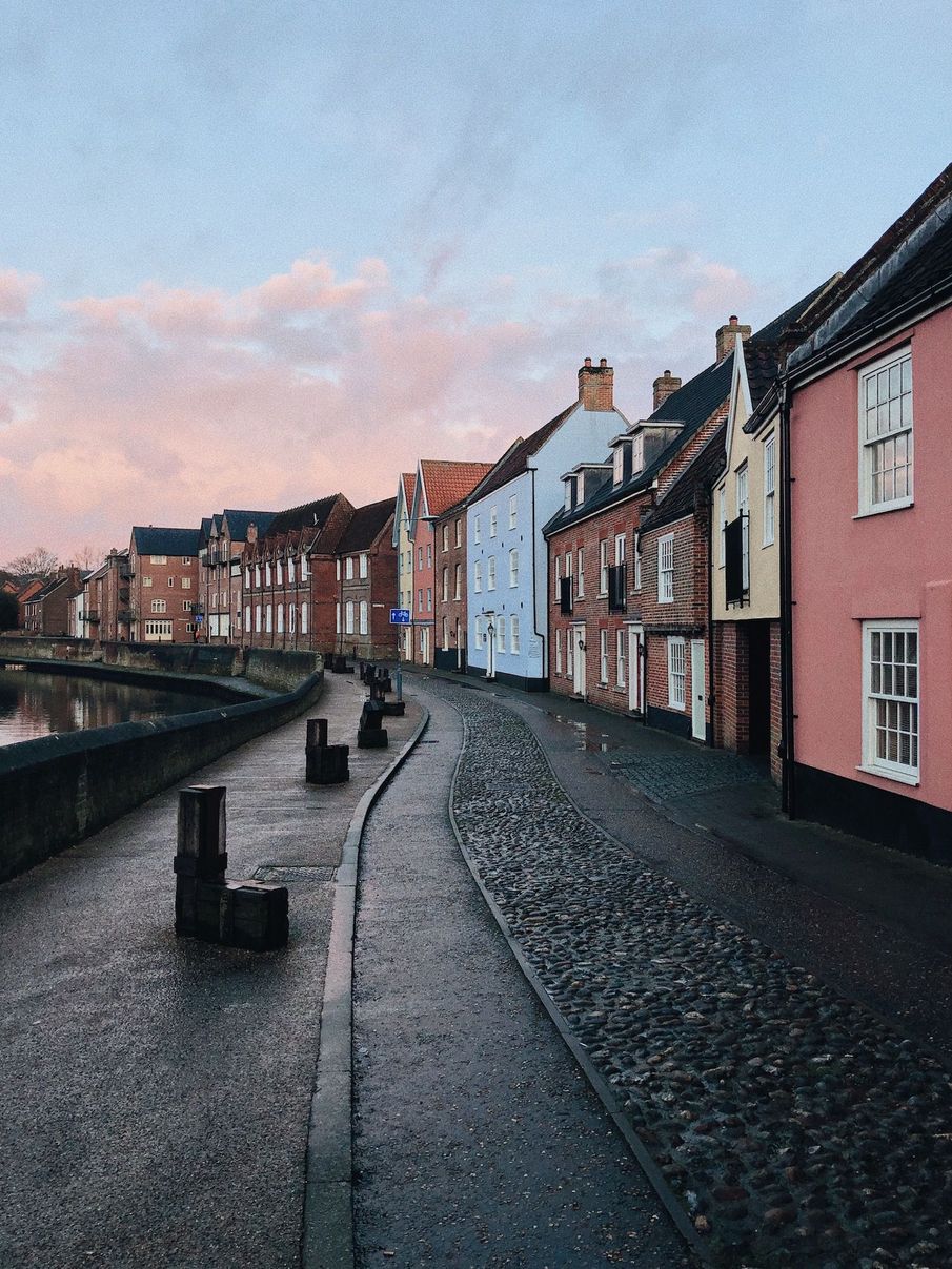 What makes a happy home?