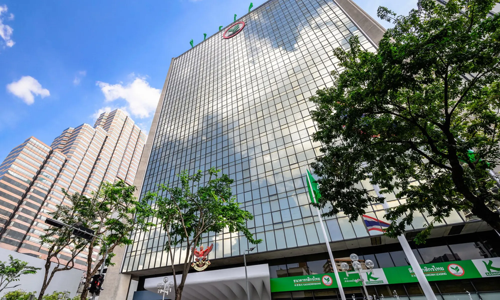 Kasikornbank headquarters in Bangkok — blockchain and real estate tokenization projects in Thailand