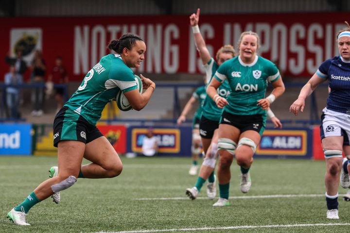 Ireland edge familiar foes