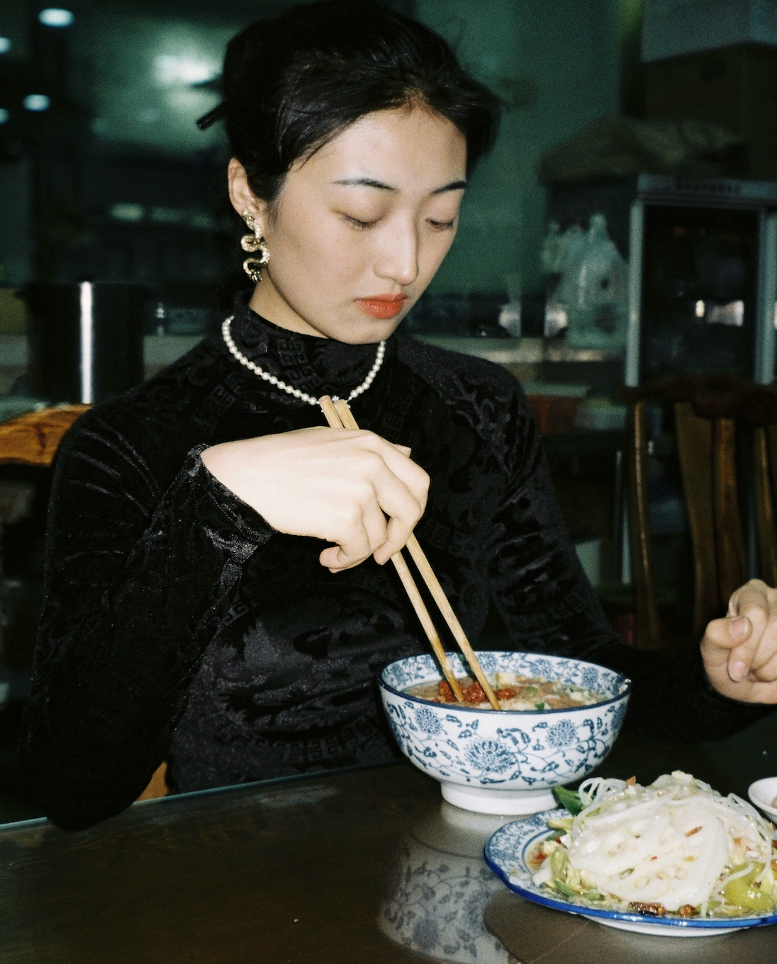 The real reason you feel tired, foggy & hungry all the time, even when you eat well