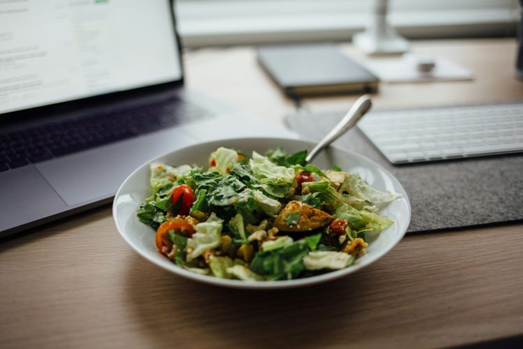 The Focus Plate: How to eat for brain fog, focus, memory, and blood flow