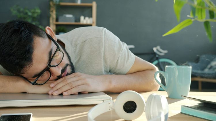 Why am I tired after lunch? 4 things to check before blaming carbs