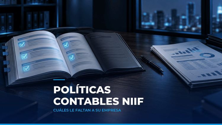 Manual de políticas contables abierto con marcas de verificación en cian junto a estados financieros impresos, como símbolo de las políticas contables NIIF