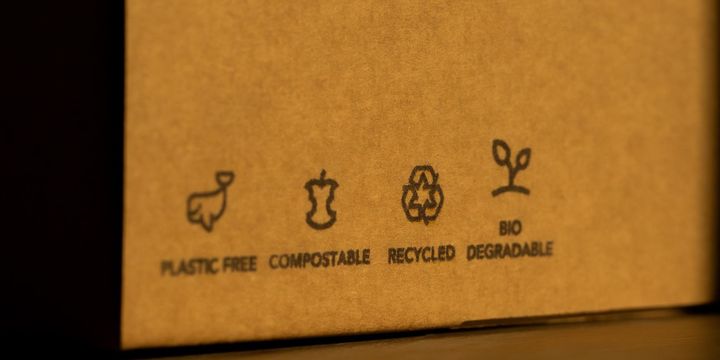 Ein Carton der Recycled werden kann.