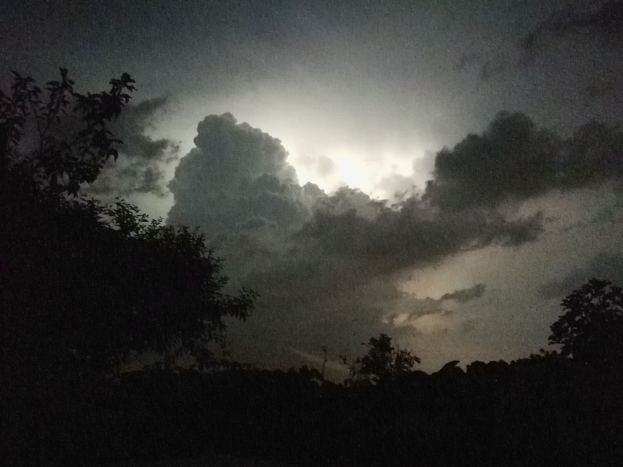 Tempesta notturna sulla Lombardia