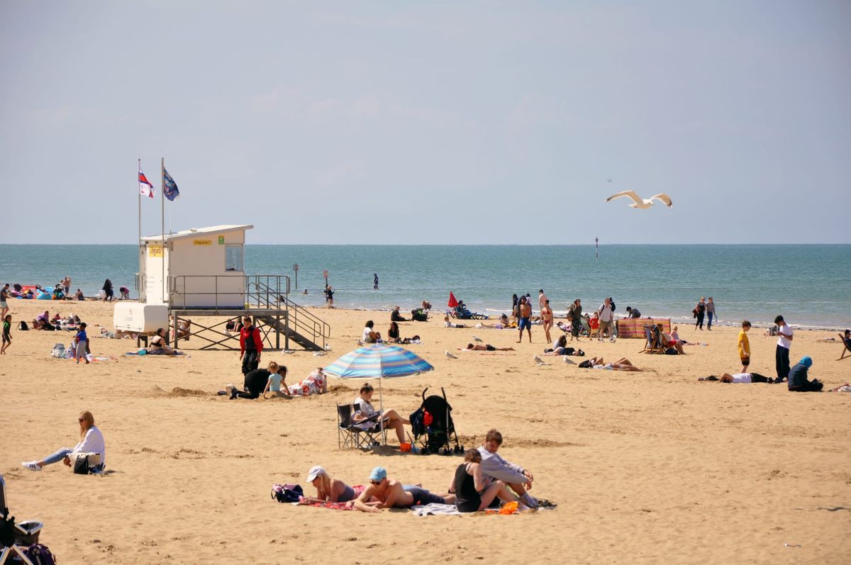 News Blast: Thanet beaches head into summer with Blue Flag Awards Post feature image