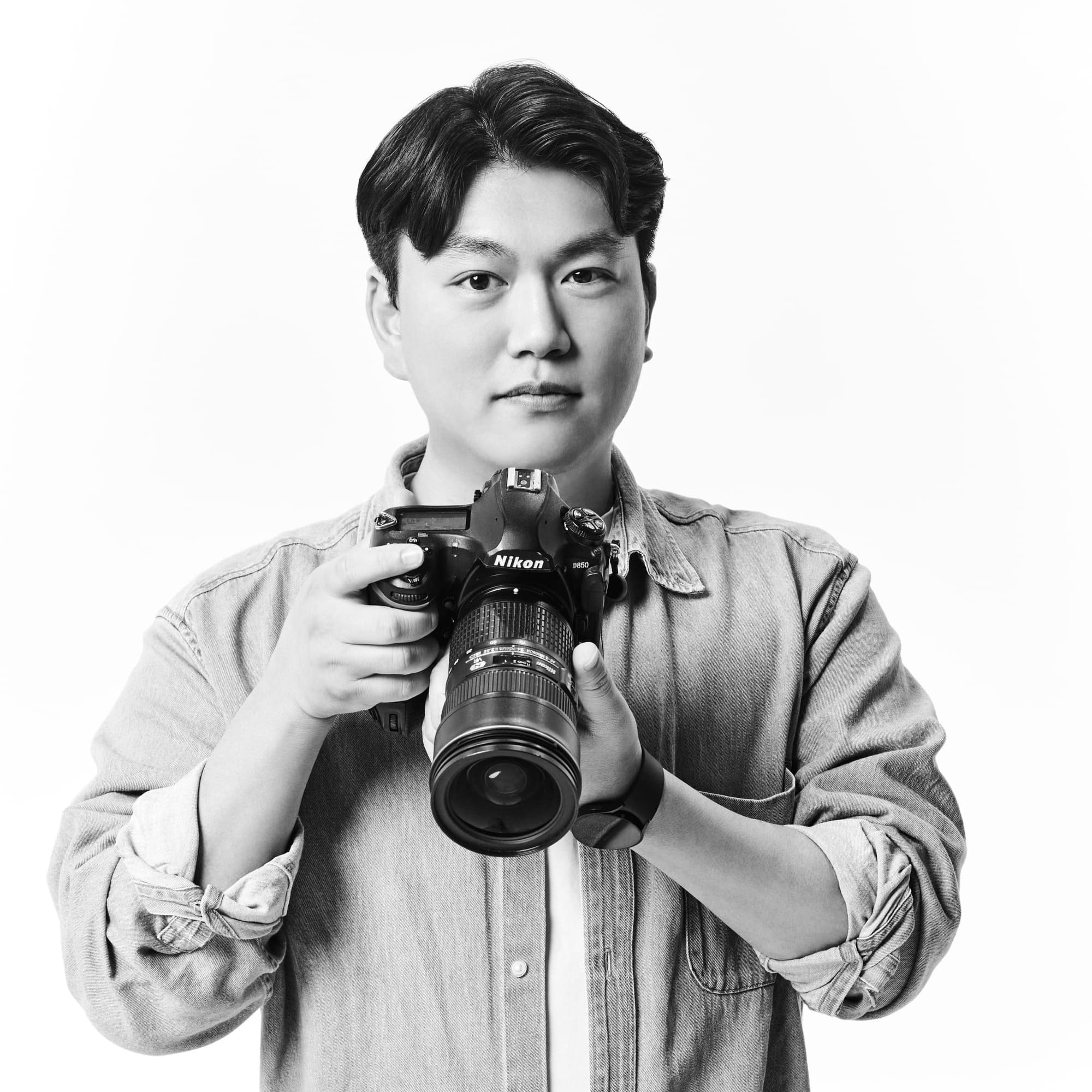 Yoonjik Bae