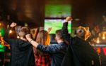 Brugs café weert alle "ciswijven"