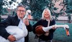 Kyano Bilaey wint Pulitzerprijs voor Fotoclub De Garve met foto 'Burgemeester met twee zwanen en een geit'