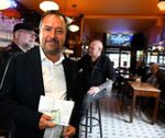 Kandidaat-burgemeester Pablo Annys verkozen in parlement: "ken al enkele goeie café's in Brussel"