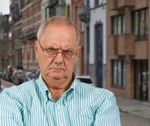 Man die al vijf dagen zijn kak inhoudt, wordt lid van N-VA