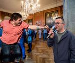 Netwerkmoment loopt uit de hand: stadhuis gesloopt tijdens ruzie De fauw met Strubbe