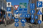 Brugge haalt wereldrecord ‘meeste verkeersborden per vierkante meter’ binnen