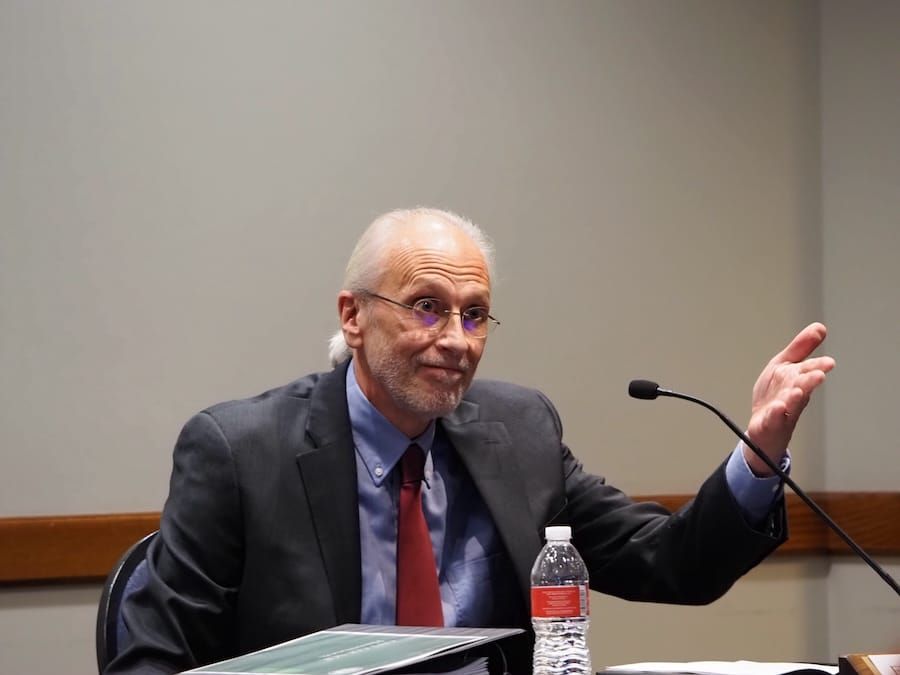 Council Roundup: City Leaders Again Float Gas Leaf Blower Ban, Discuss Development Authority