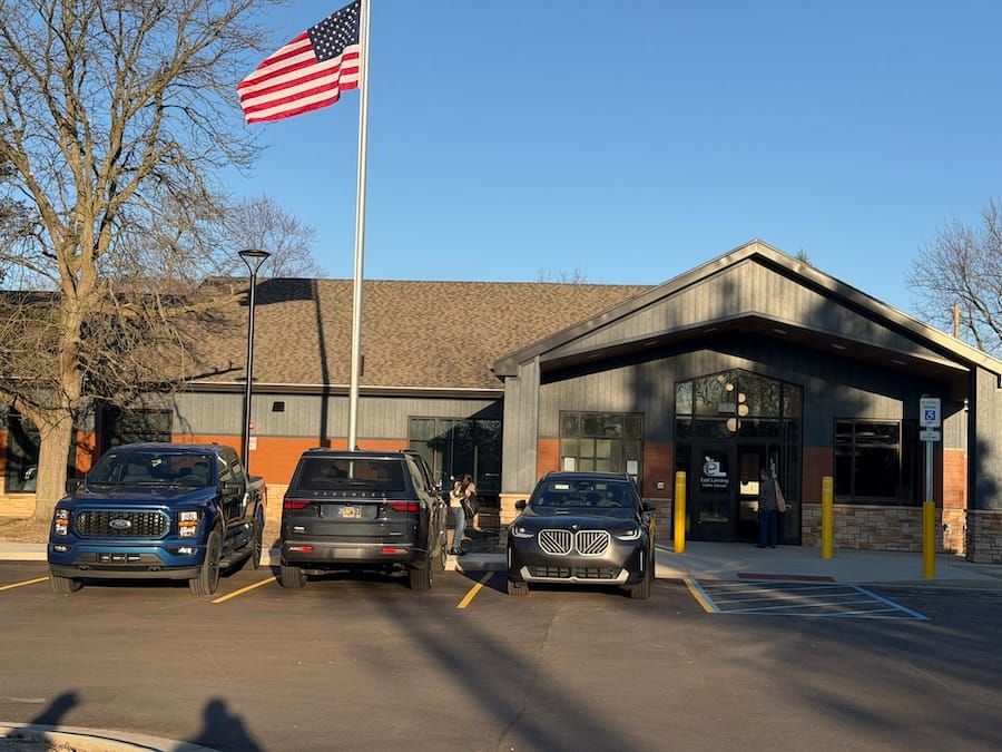 School Board Roundup: Central Admin Building Debuts, Students Honored