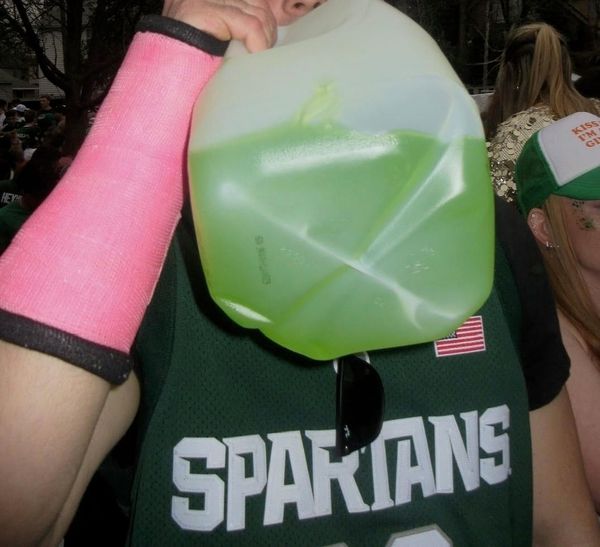 Blackout Rage Gallons: The Modern Day Jungle Juice College Students Are Using to Get (Very) Drunk