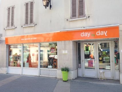 Facade du Day by Day Nanterre