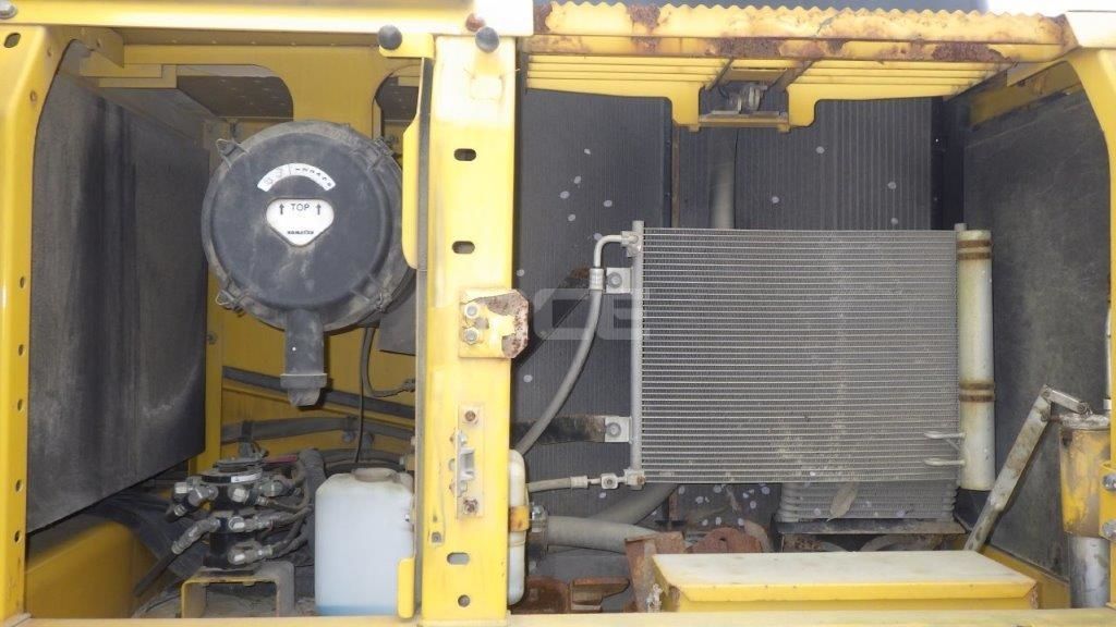 Các quy tắc bảo dưỡng đơn giản để giữ máy xúc Komatsu PC200-8 luôn như mới