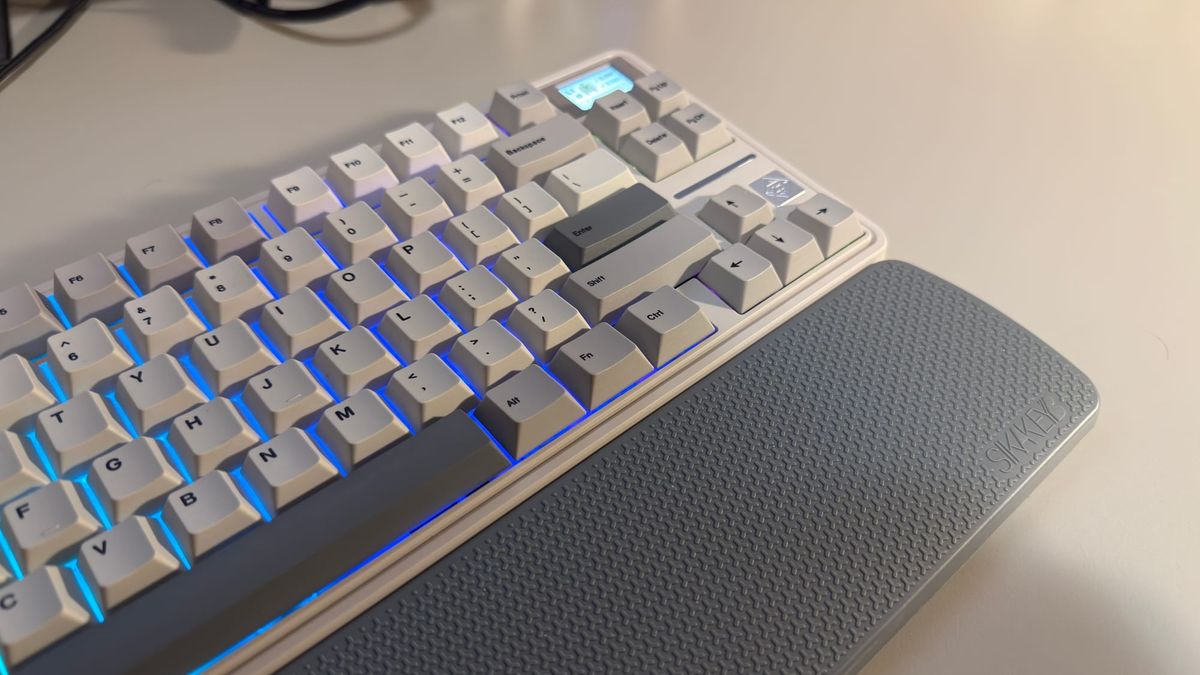 Sikakeyb Castle HM80 keyboard review: 80's revisited