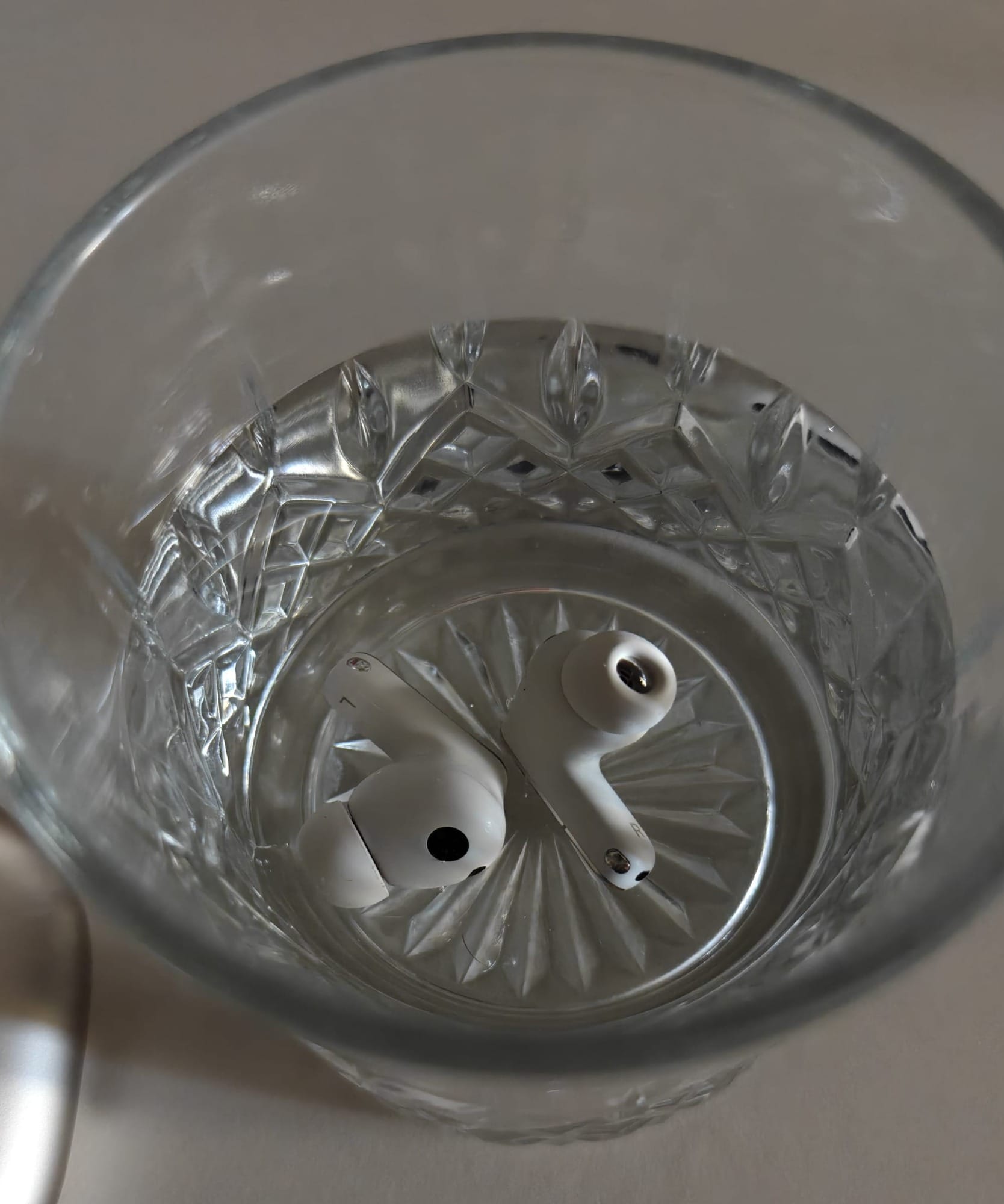 Le FreeBuds Pro 5 non temono l'acqua grazie al grado di protezione IP57