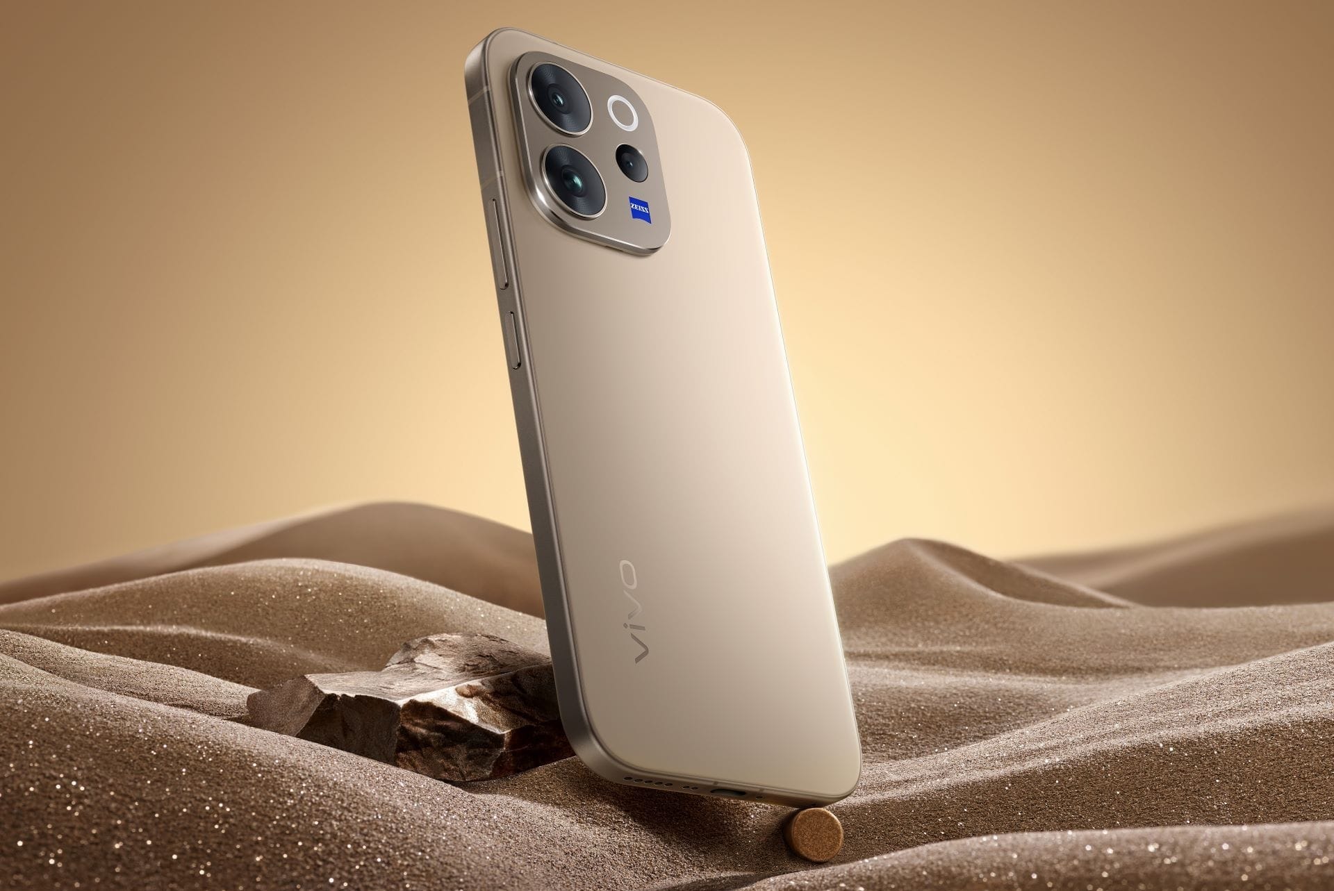 Il pannello posteriore della serie vivo V70 è realizzato con vetro AG inciso, progettato per resistere a impronte e graffi