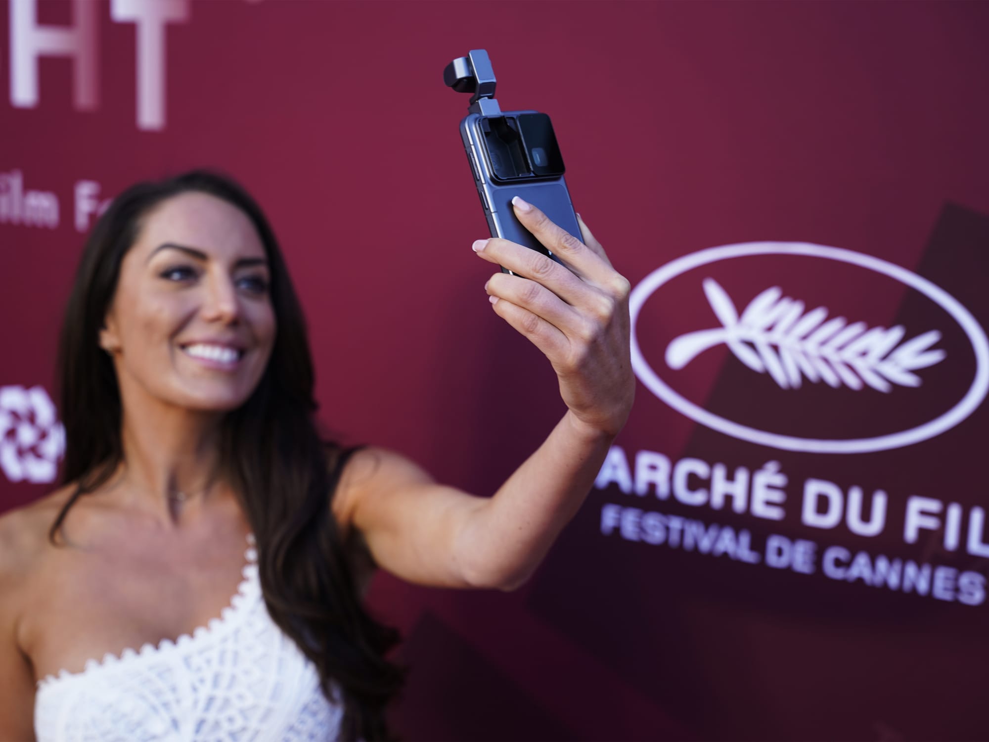 Il dispositivo innovativo ha ricevuto il plauso di registi, attori e celebrity di fama mondiale