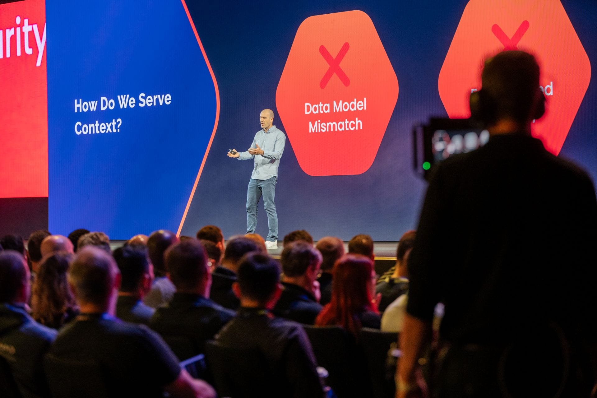 Jay Kreps di Confluent sul palco dell'evento all'ExCel di Londra lo scorso maggio
