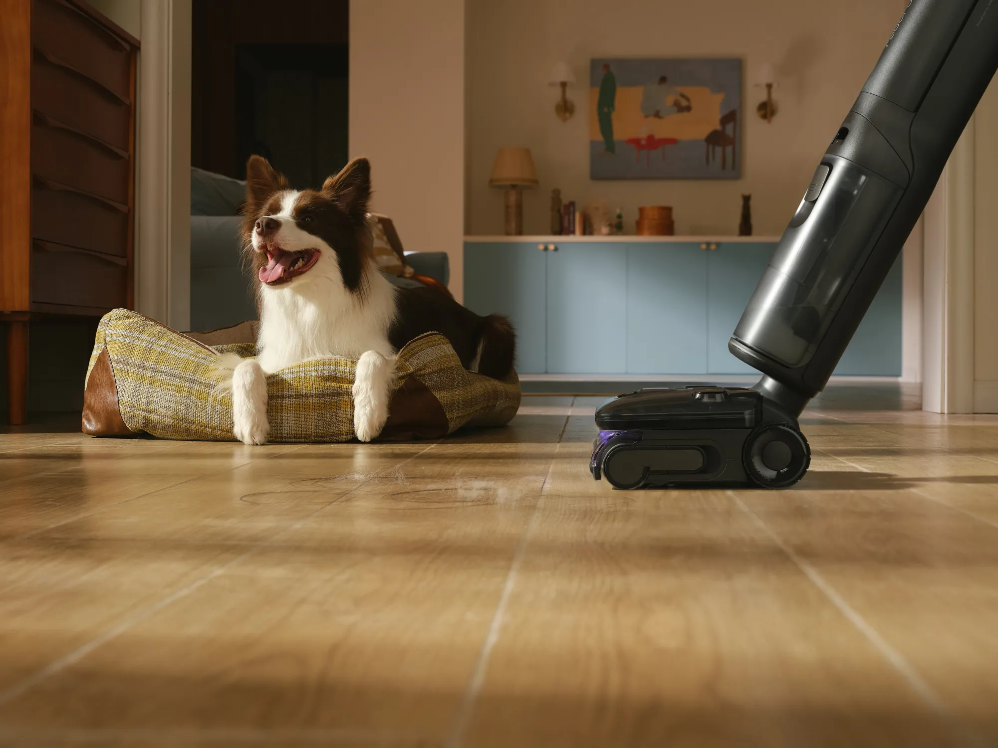 L'agilità è potenziata da uno speciale snodo che consente un raggio di sterzata a 70° per aggirare con precisione mobili e ostacoli
