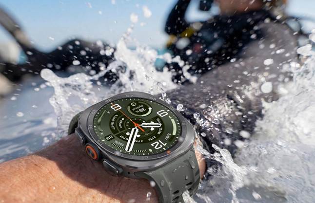 Non appena l’utente entra in acqua, Galaxy Watch Ultra2 monitora automaticamente in tempo reale dati relativi all’immersione, come profondità, durata e temperatura dell’acqua