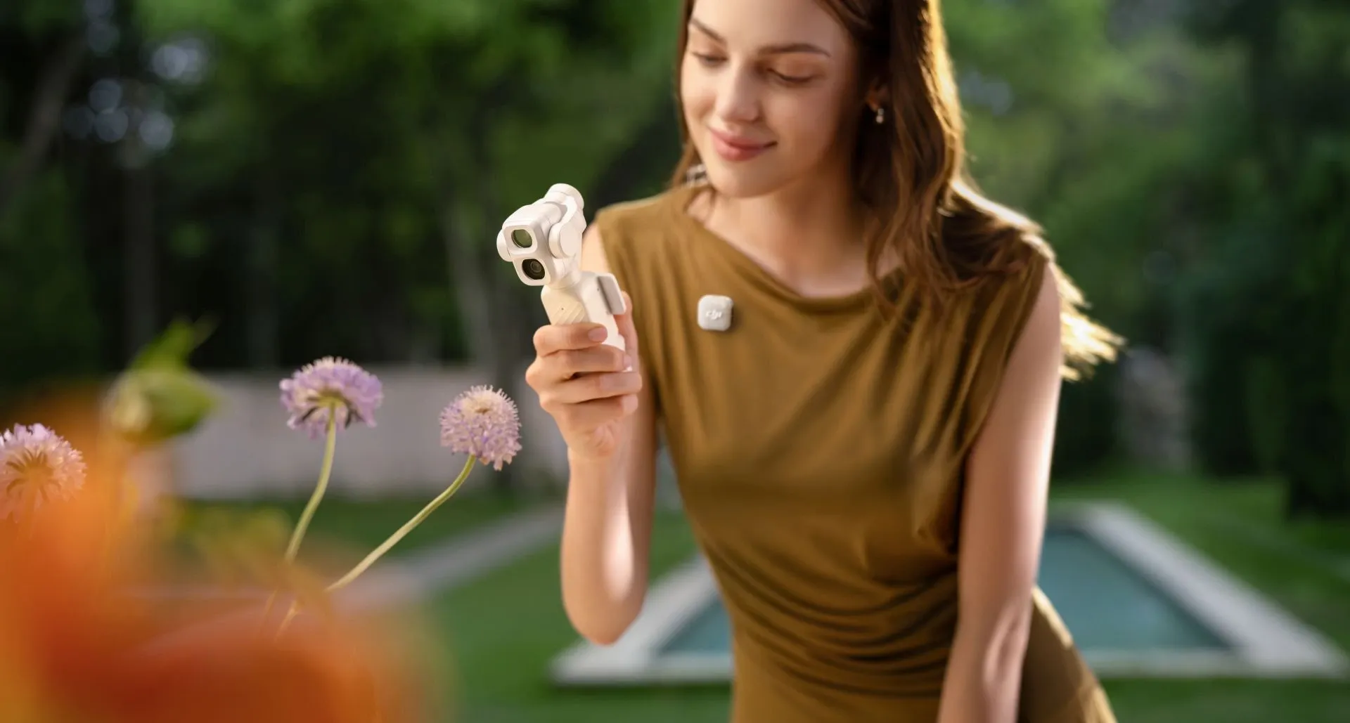 Osmo Pocket 4P di colore bianco perla si integra alla perfezione con il versatile ecosistema di accessori DJI