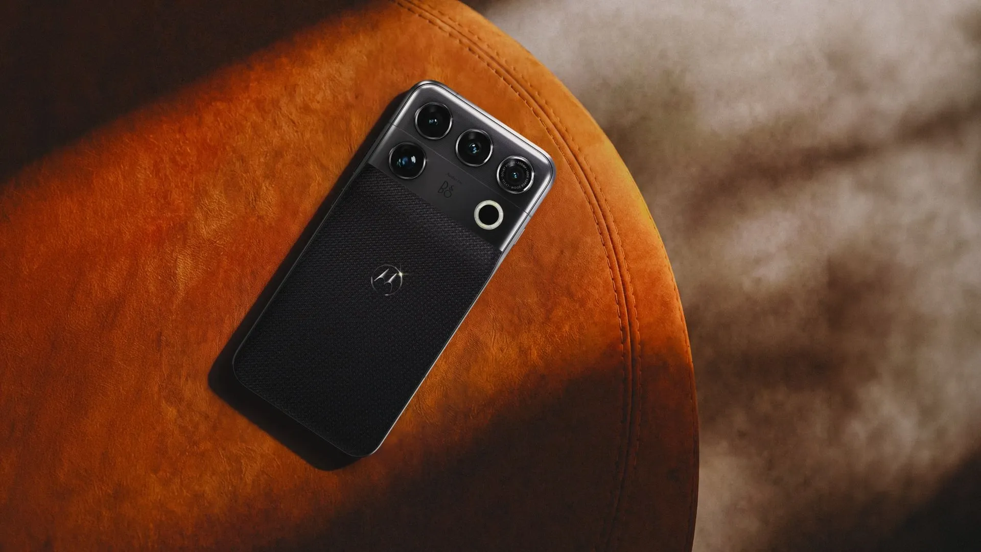 Il motorola signature 27 è il primo smartphone Motorola a integrare Audio by Bang & Olufsen