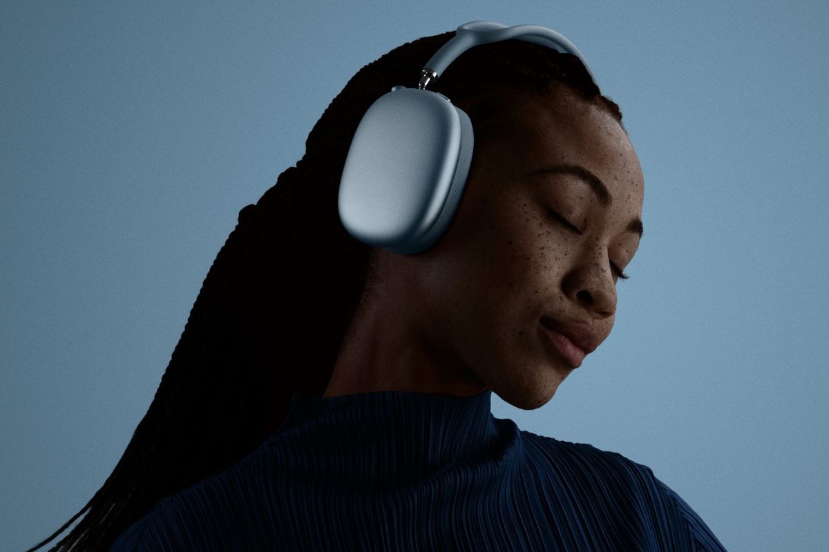 Le nuove Apple AirPods Max 2, disponibili con il nuovo chip H2 e cancellazione attiva del rumore di nuova generazione