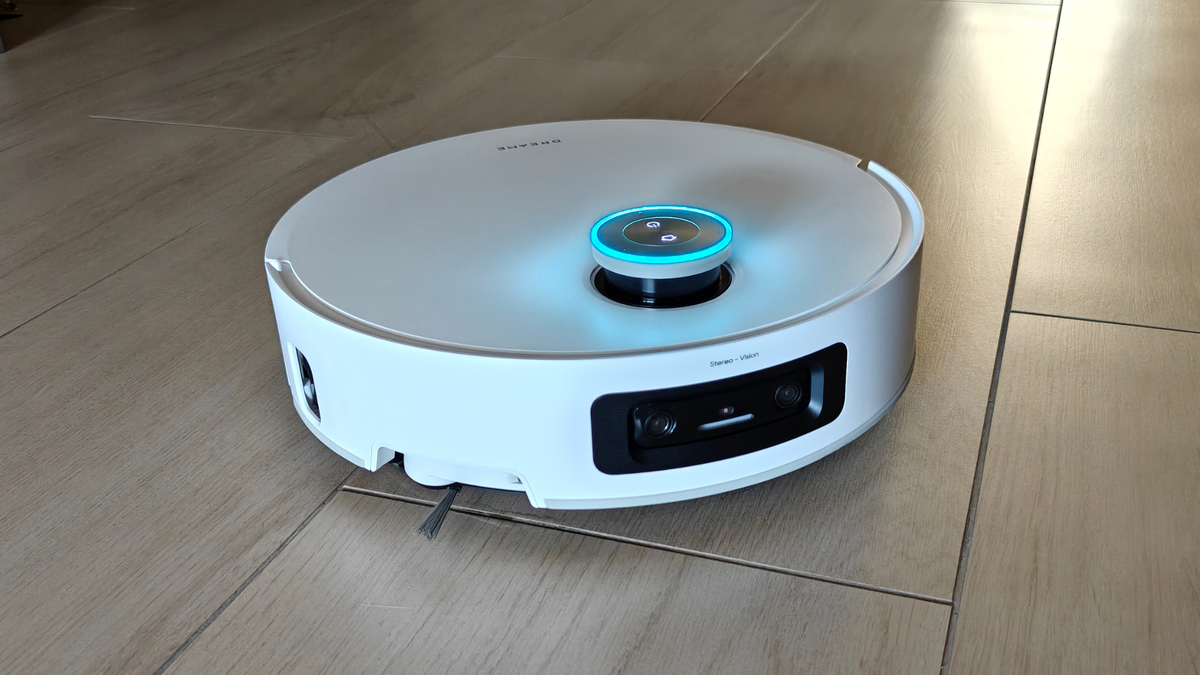Dreame Aqua 10 Ultra Roller rappresenta una delle proposte più avanzate attualmente disponibili, grazie al suo innovativo sistema di lavaggio con mocio a rullo 