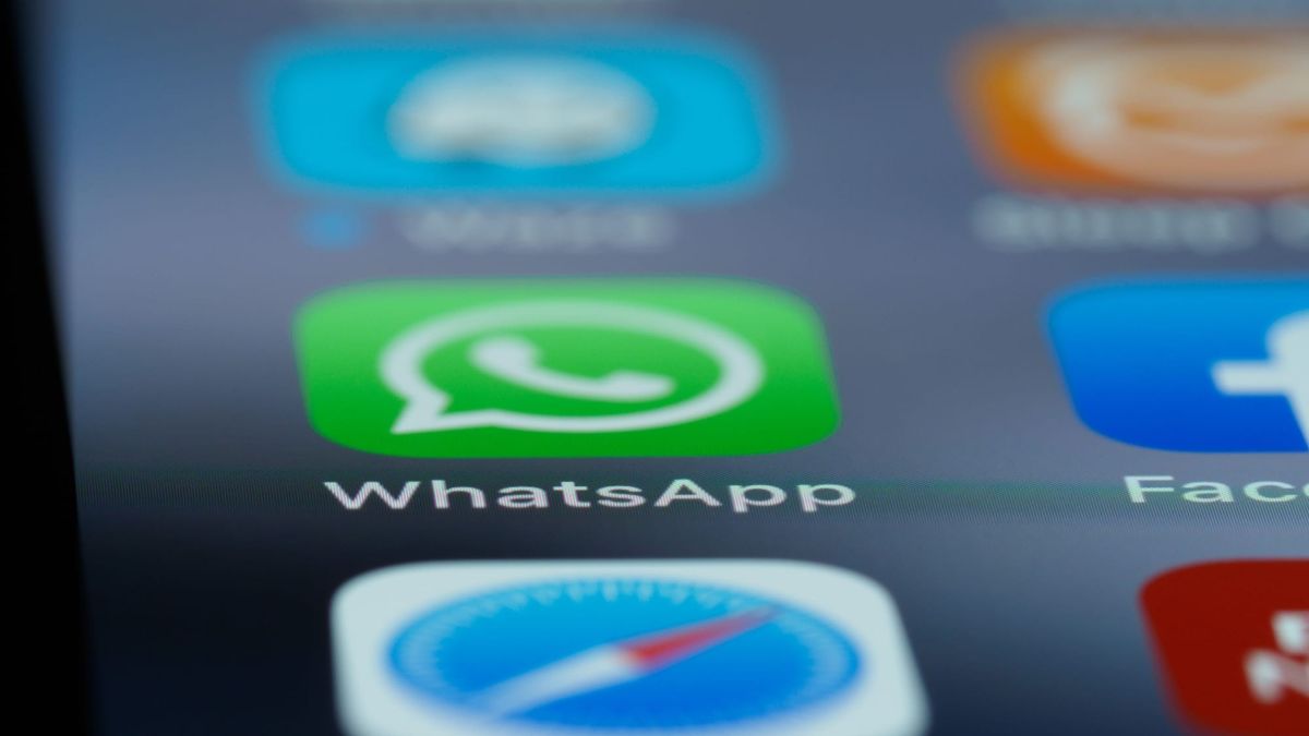 Le nuove truffe su WhatsApp sfruttano messaggi apparentemente innocui per sottrarre denaro e dati personali alle vittime